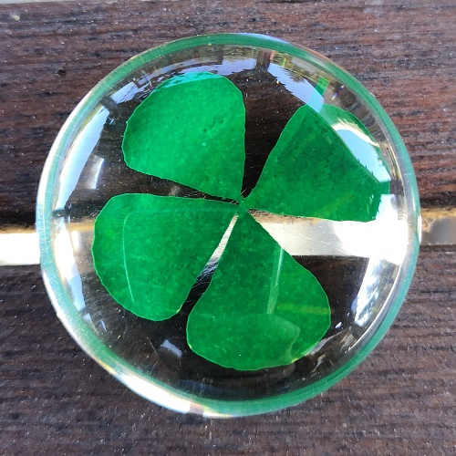 Čtyřlístek pro štěstí v kameni