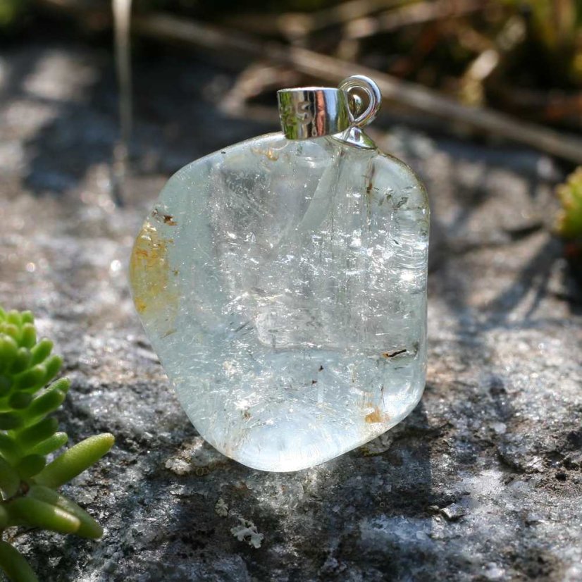 Přívěsek Topaz modrý střední, stříbrná úchytka 925/1000