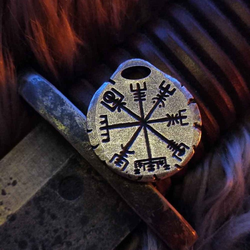 Amulet - Vegvisír: Poutníkova hůl