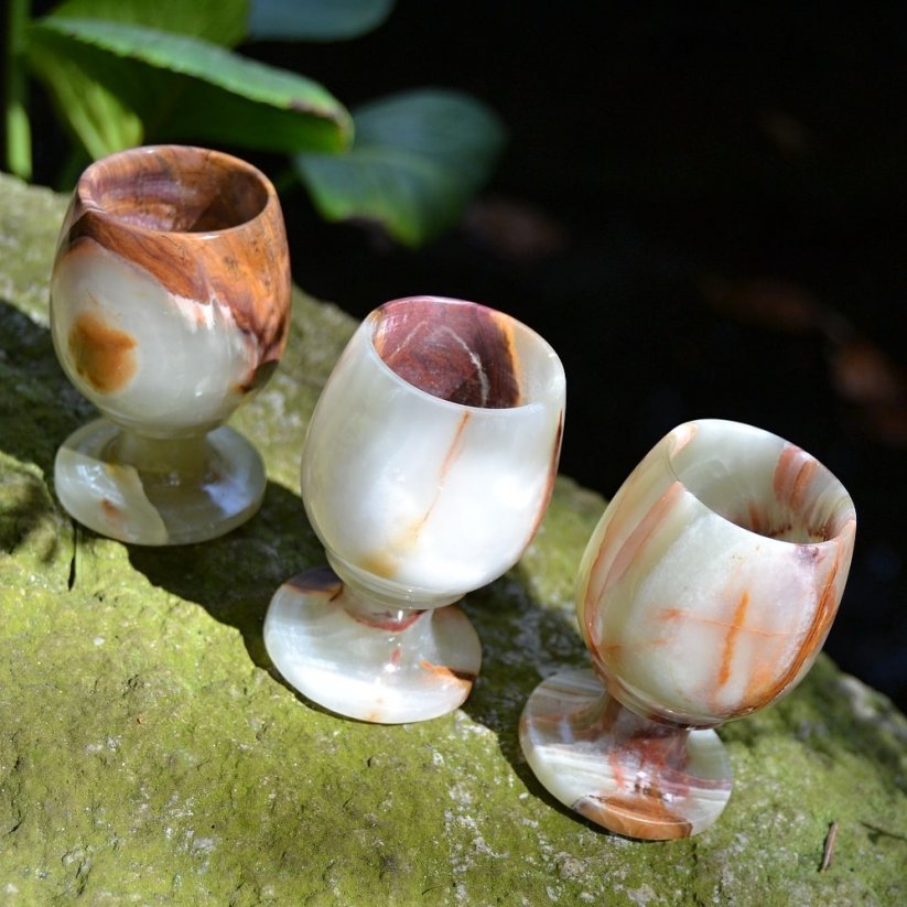 Broušený pohárek Onyx - aragonit 7,5 cm