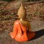 Buddha v oranžovém rouchu