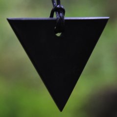 Přívěsek šungit Trojúhelník