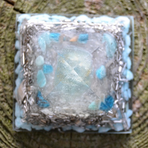 Orgonitová pyramida 5 cm, zelená - Fluorit