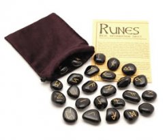 Runové kameny - černý onyx, se sametovým sáčkem