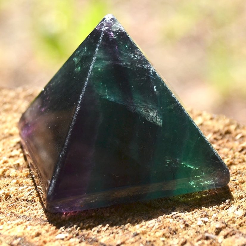 Pyramida - Fluorit 35 mm