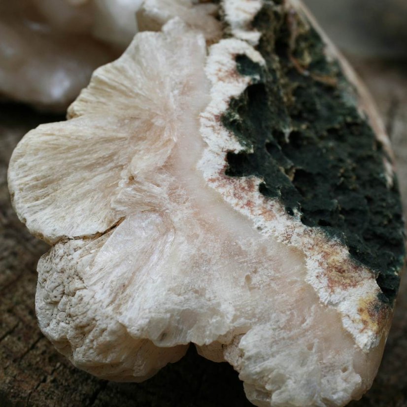 Stilbite (Zeolit) drúza