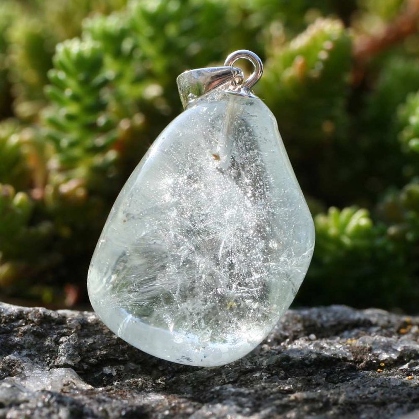 Přívěsek Topaz modrý střední, stříbrná úchytka 925/1000