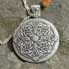 Amulet - Keltský kříž Růže, stříbrná barva
