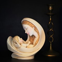 Reliéfní kompozice Panna Maria s Ježíškem, malovaná