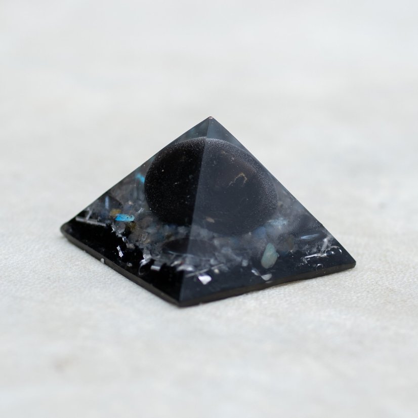 Orgonitová pyramida 5 cm, Turmalín