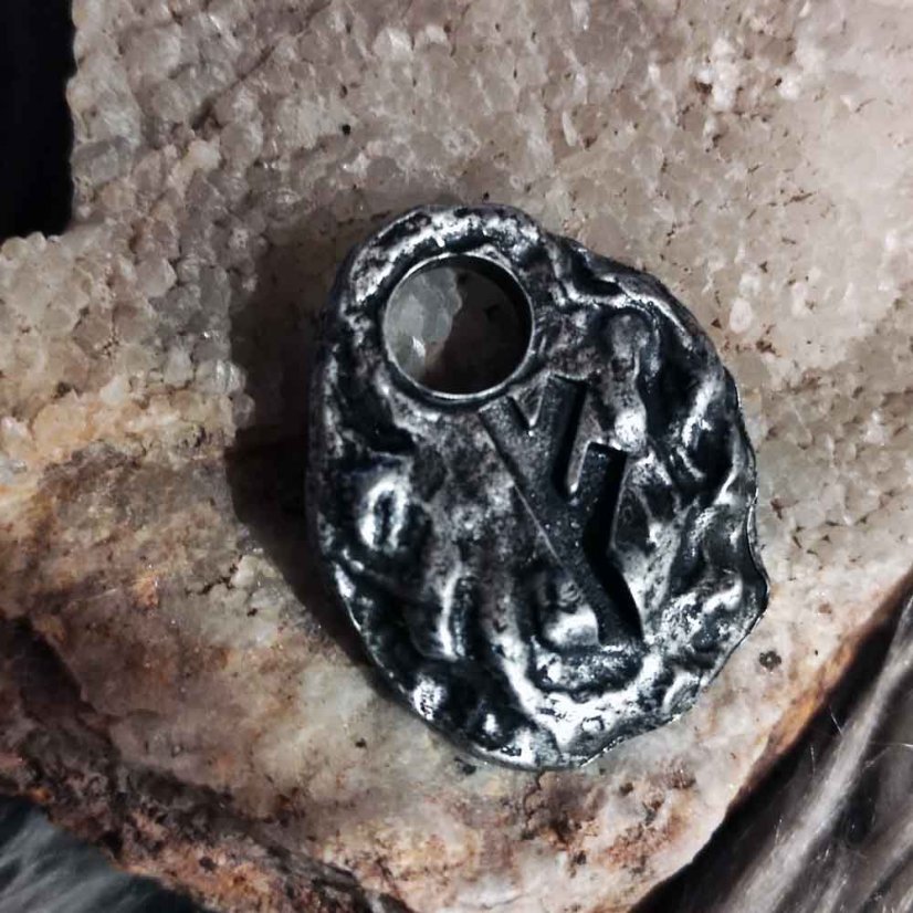 Amulet - Runa Fehu