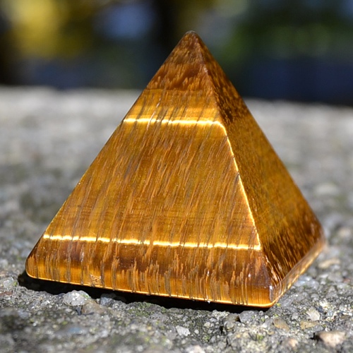 Pyramida - Tygří oko 35 mm
