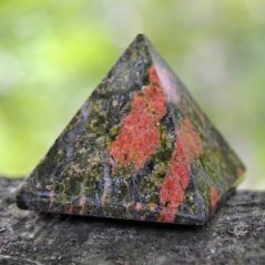 Pyramida - Unakit 35 mm