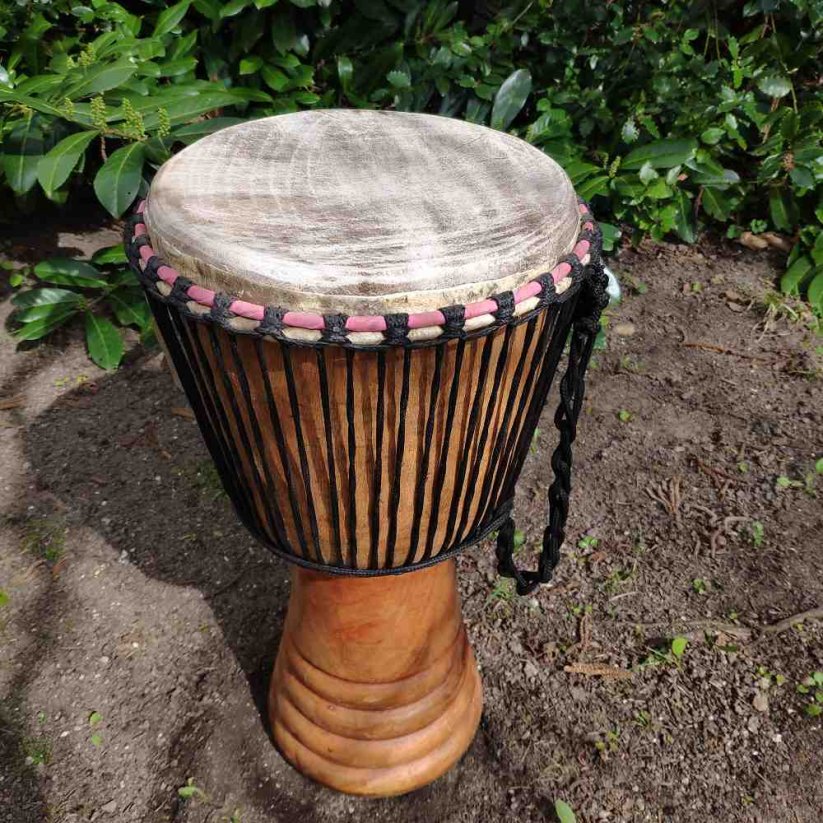 Buben Djembe 13” Ingawa, Ghana vyřezávaný 58 cm