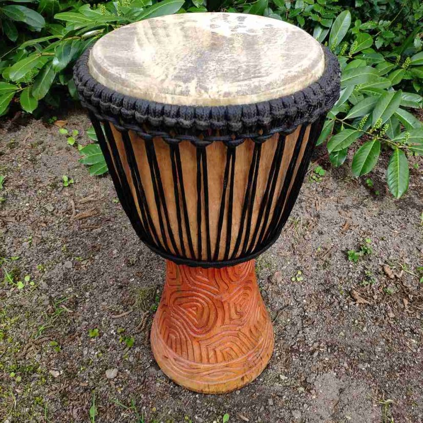 Buben Djembe 11” Utombe, Ghana vyřezávaný 55 cm