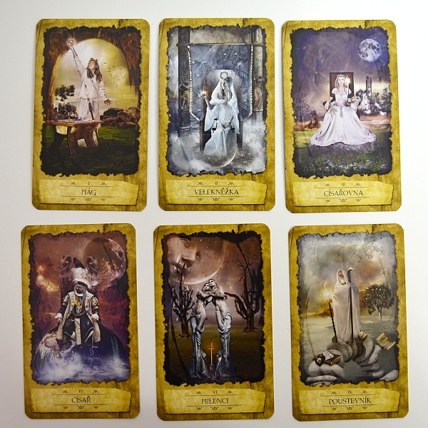 Tarot magického měsíce - kniha + 78 karet
