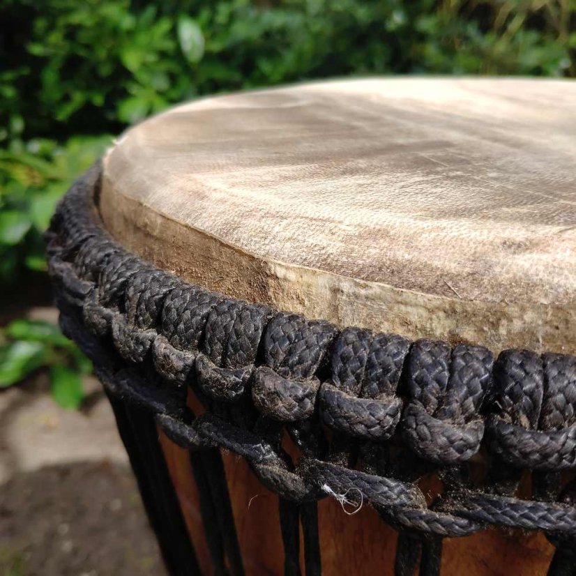 Buben Djembe 13” Sanga, Mali vyřezávaný 57 cm