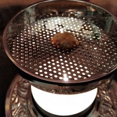 Kadidelnice kovová na čajovou svíčku