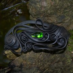 Fantasy spona Tajemství lesní tůňky - zelená