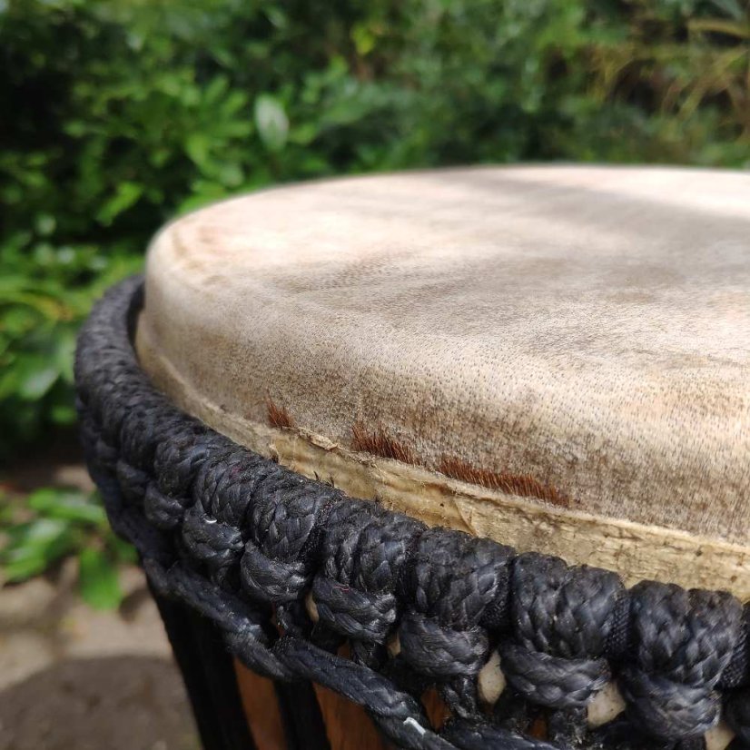 Buben Djembe 13” Awaso, Ghana vyřezávaný 62 cm