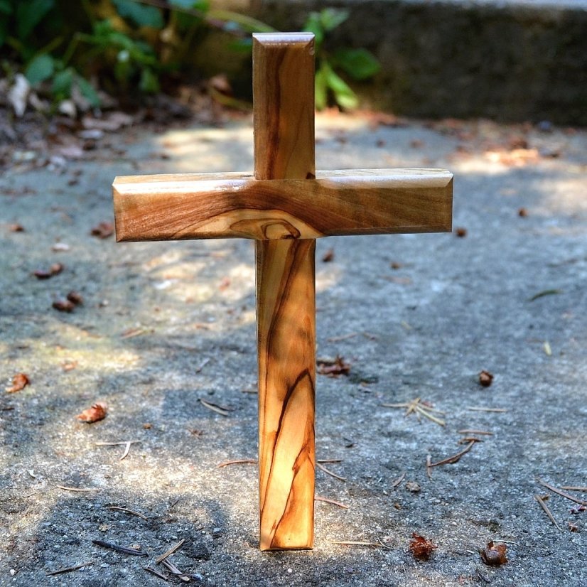 Kříž na zeď z olivového dřeva, 12 cm