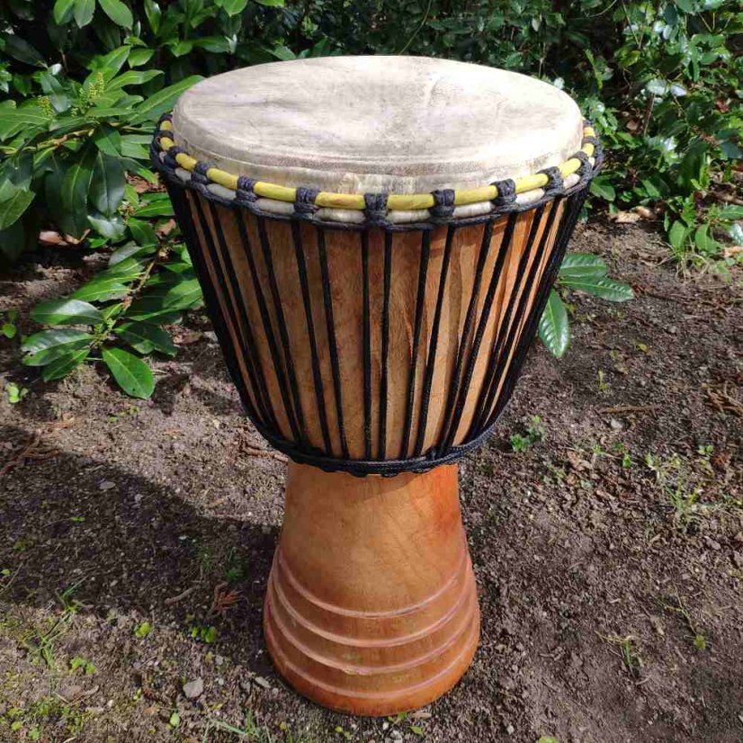 Buben Djembe 13” Guari, Ghana vyřezávaný 57 cm