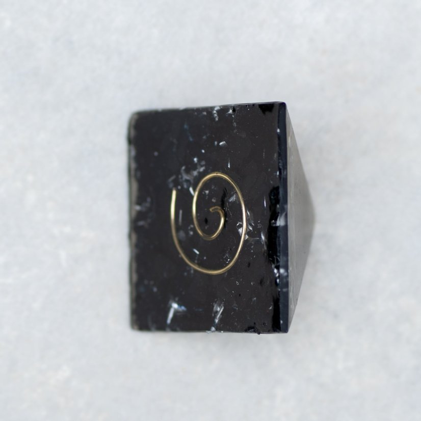 Orgonitová pyramida 5 cm, Turmalín