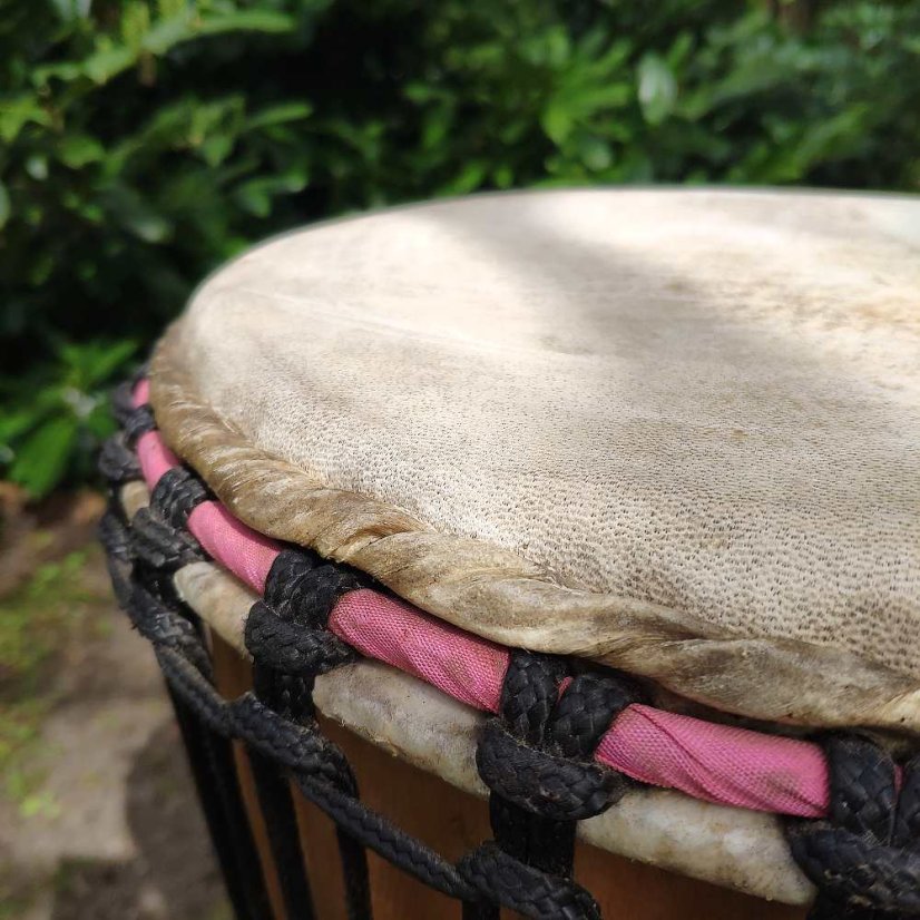 Buben Djembe 14” Jafar, Ghana vyřezávaný 65 cm