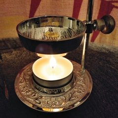 Kadidelnice kovová na čajovou svíčku