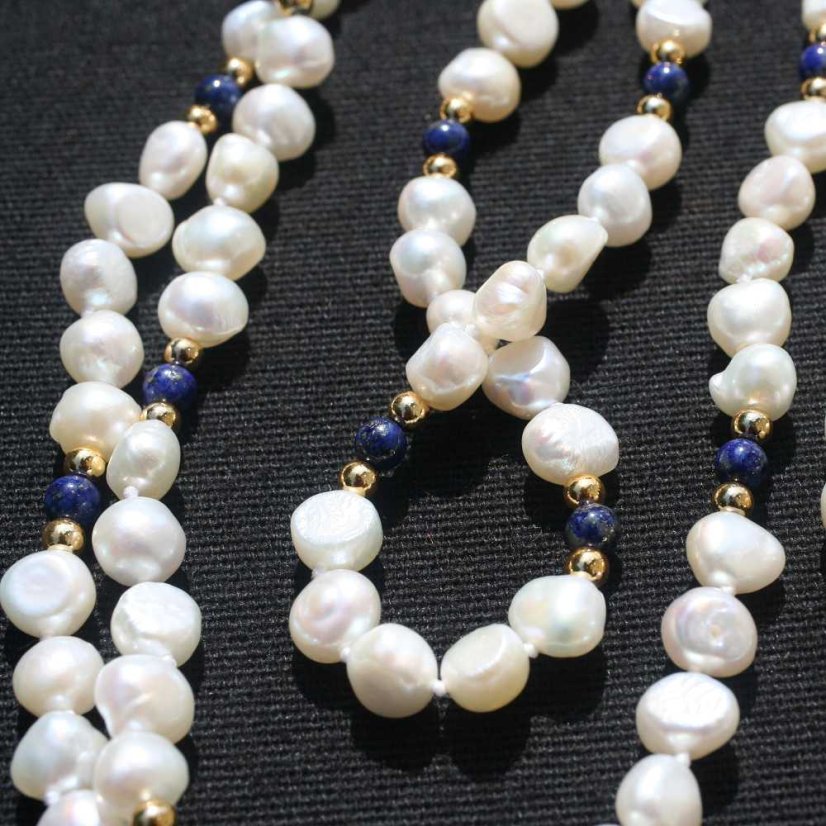 Náhrdelník z říčních perel s lapisovými kuličkami, 90 cm